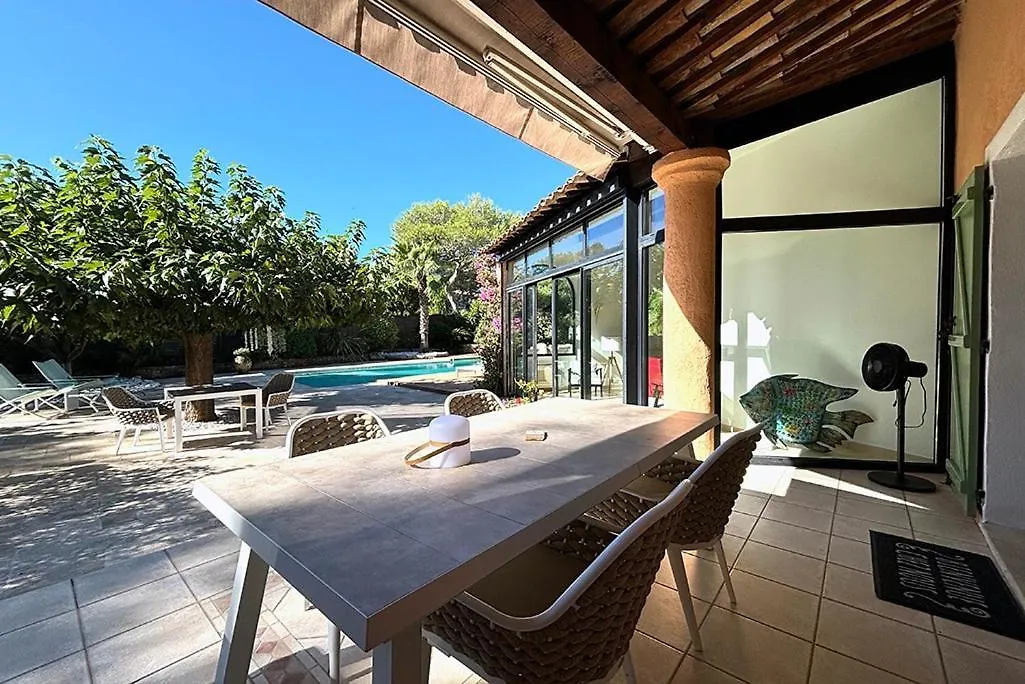 Villa Chez-Nous C'Est Chez Vous, Piscine, Plages Et Golfs Saint-Raphael  0*, Saint-Raphael (Var)
