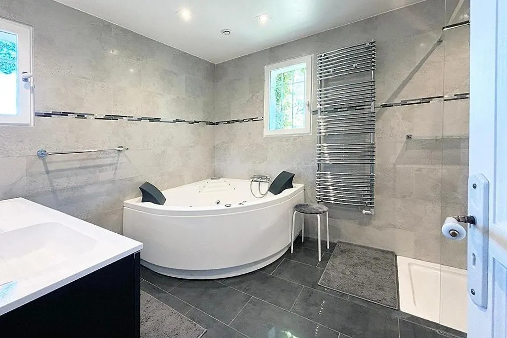 Villa Chez-Nous C'Est Chez Vous, Piscine, Plages Et Golfs Saint-Raphaël